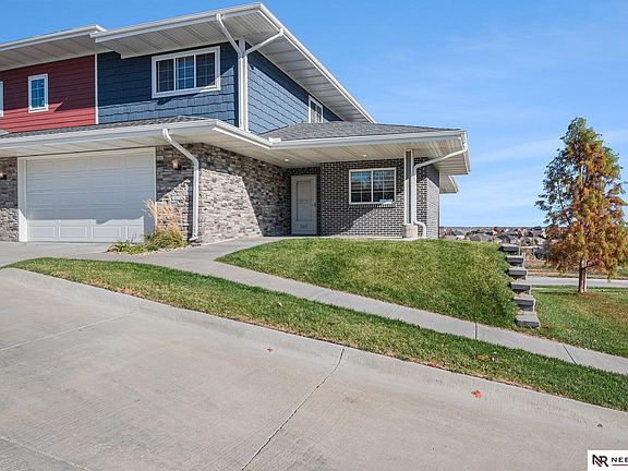 2nd image of 5903 N 158th Ct