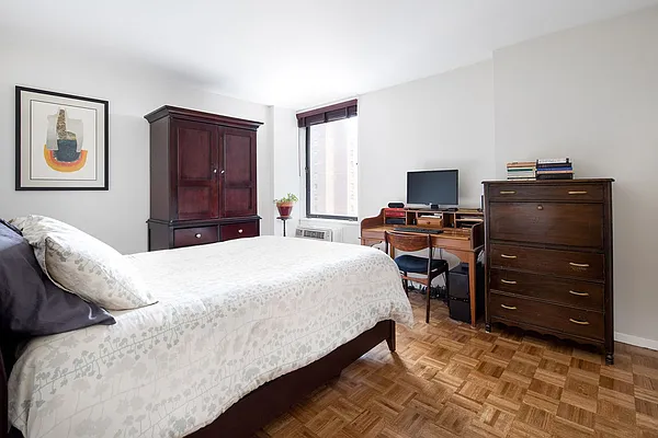Sold by Compass | media 3