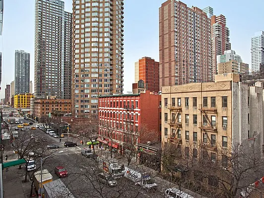 Sold by Sotheby's International Realty | media 17