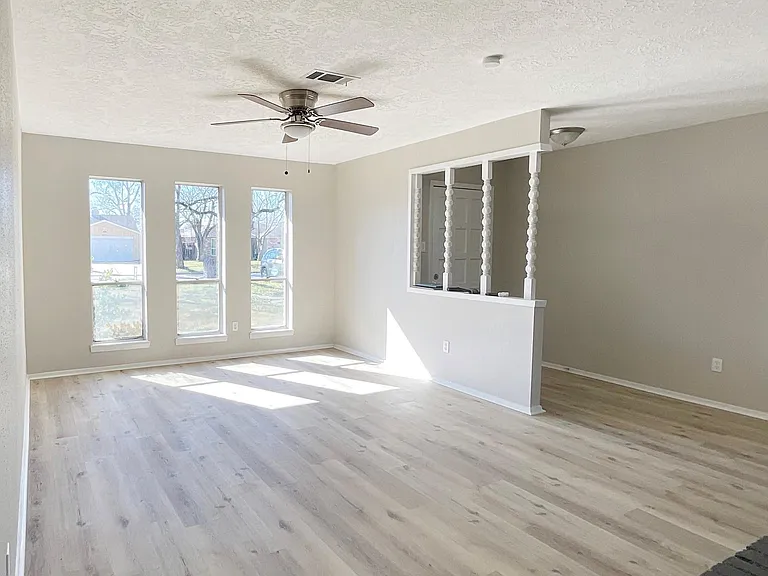 2130 Union Mill Rd — Photo 4