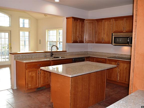 3rd image of 6006 Baneberry Dr