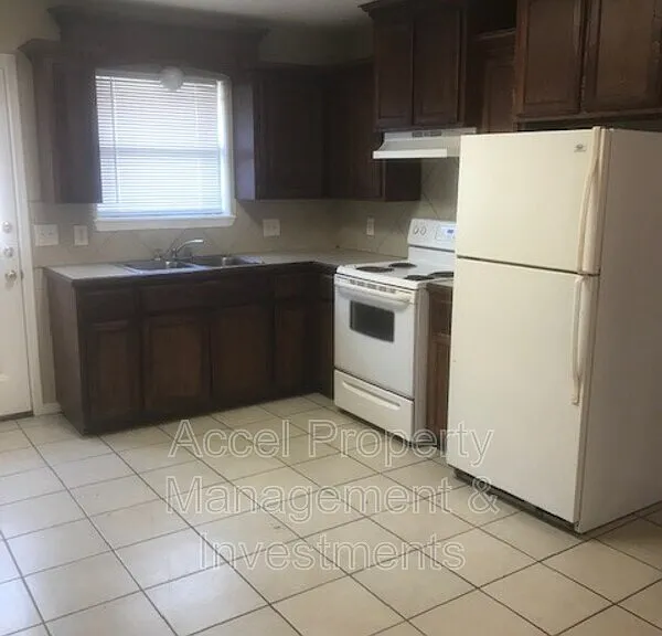1304 E Quail St #D — Photo 4