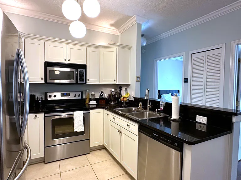 1601 Nectarine St #J4 — Photo 13