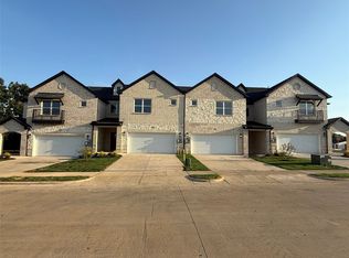 120 Homes Dr, Grand Prairie, TX 75050