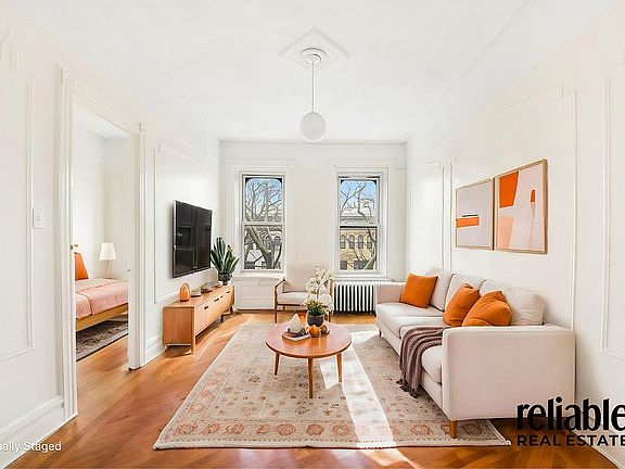 2nd image of 529 Decatur St #1