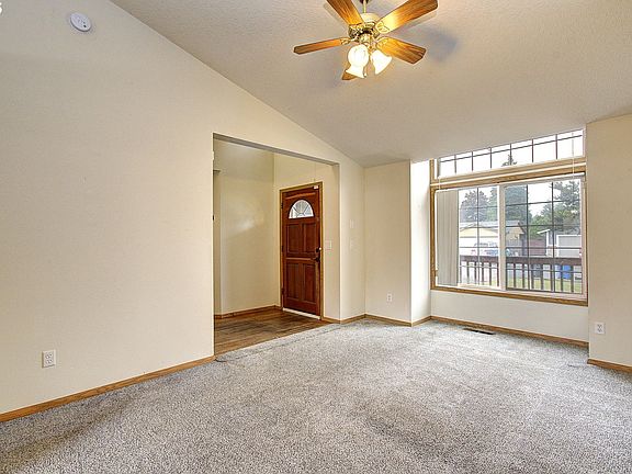 5th image of 4007 NE 136th Ct