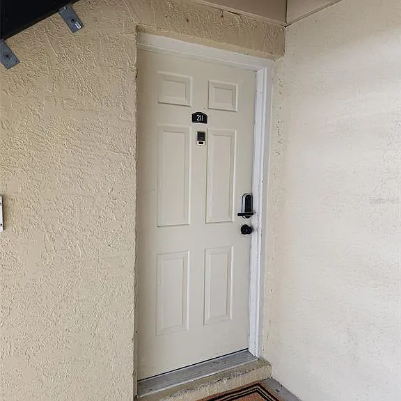 211 Thorn Tree Pl — Photo 3