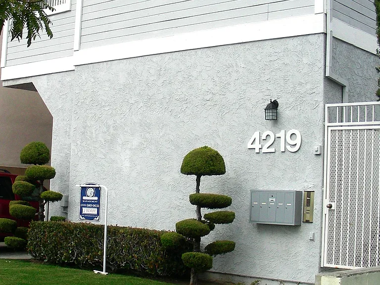 4219 Manhattan Beach Blvd #B — Photo 2