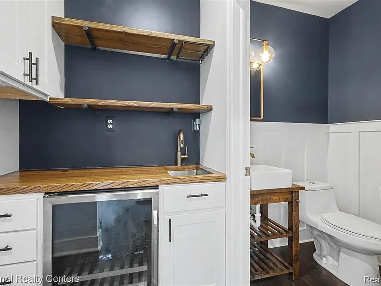 20304 Boardwalk Blvd — Photo 17