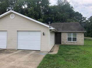 2889 Dr Springs Rd #A, Carterville, IL 62918