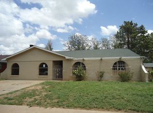 2000 Ennis St, Plainview, TX 79072