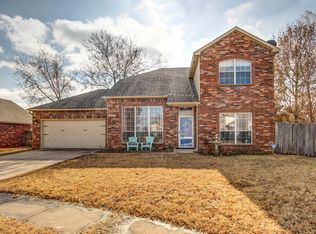 215 W Durham Pl, Broken Arrow, OK 74011