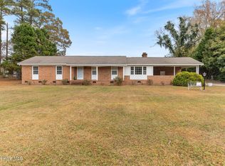 498 Happy Valley Rd, Elizabethtown, NC 28337