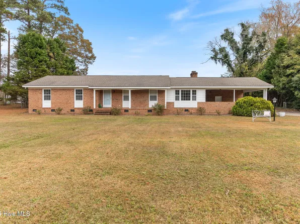 498 Happy Valley Road, Elizabethtown, NC 28337