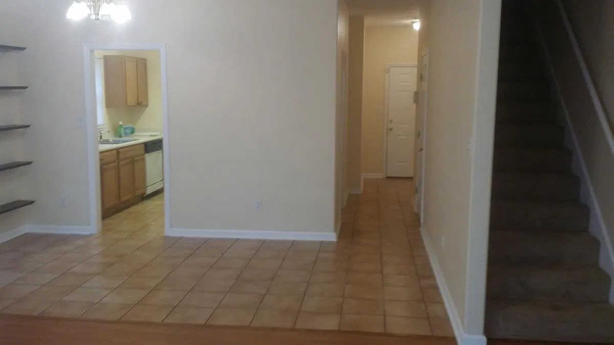 3 bed, 3.5 bath, 1418 sqft, $1,750 — Photo 4