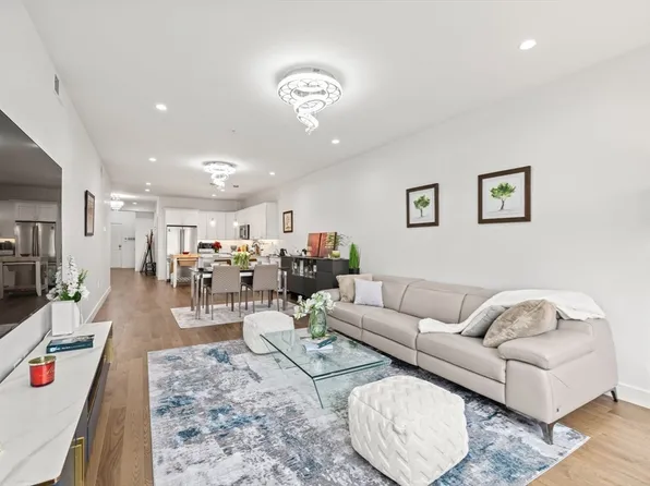 9 Independence Ave Unit 307, Braintree, MA 02184