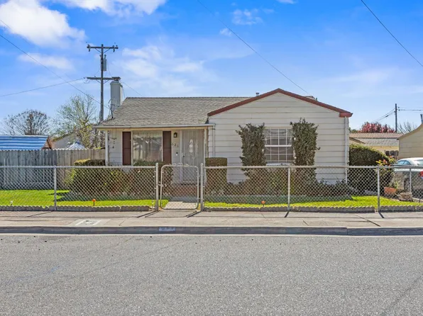 621 Poplar St, Oakdale, CA 95361