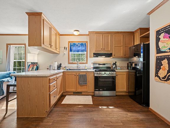 5th image of 415 Nickerson Road