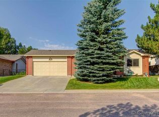 5332 Meadowbrook Dr, Cheyenne, WY 82009