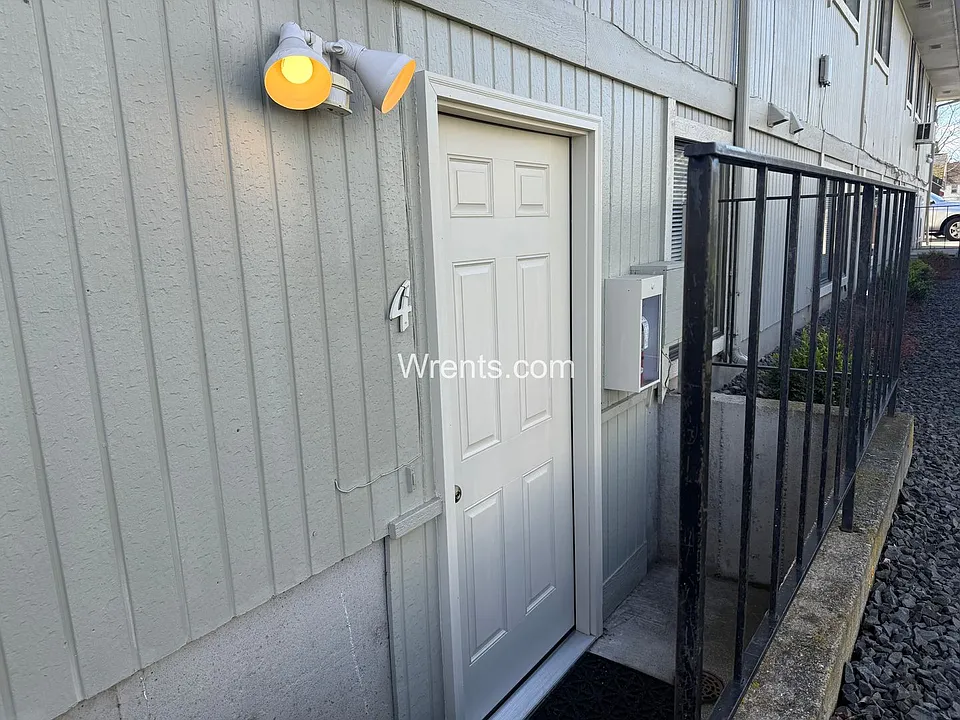 318 E Baldwin Ave #4