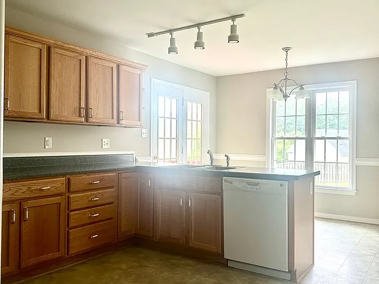 15713 Winding Ash Dr — Photo 4