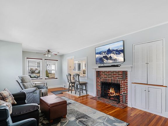 4th image of 65 Woodmont Ave