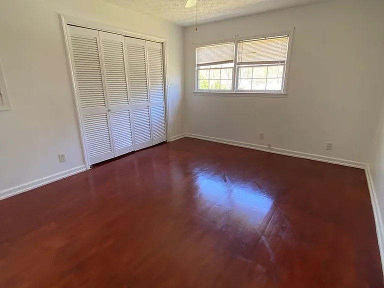 651 Oneta Dr — Photo 4