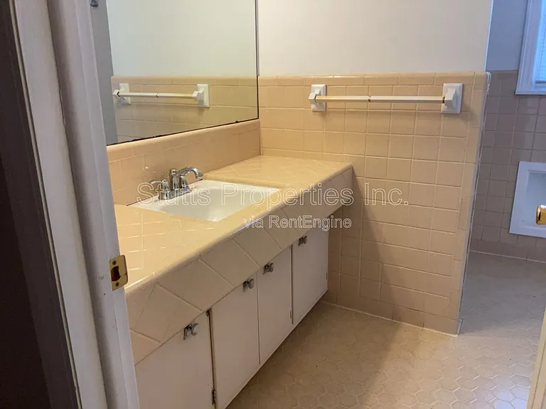 1918 Hermitage Dr — Photo 13