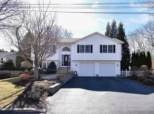 24 Canonchet Trl, Cranston, RI 02921