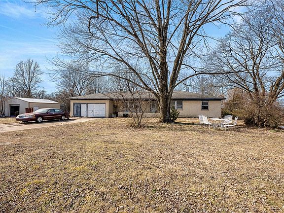 2nd image of 4006 NE Hudson Rd