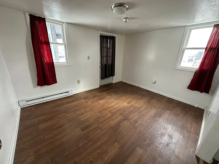 107 W Pulteney St #203 — Photo 6