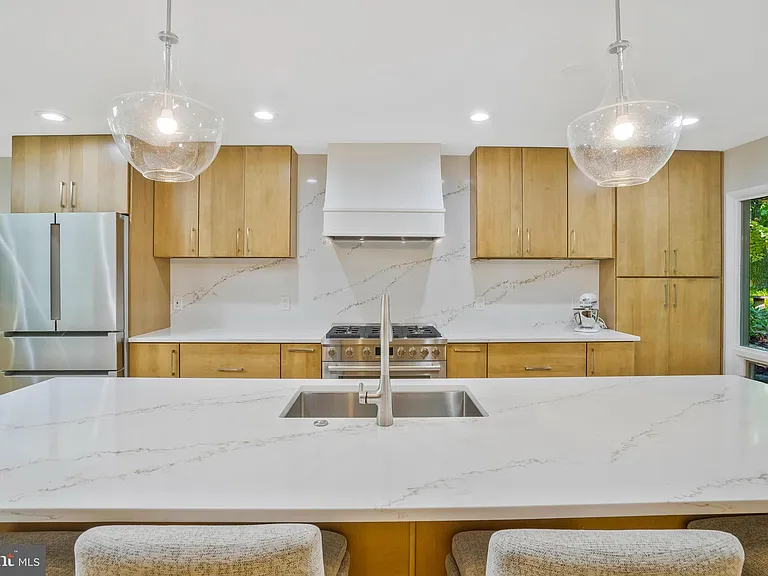 1715 Hollinwood Dr — Photo 11