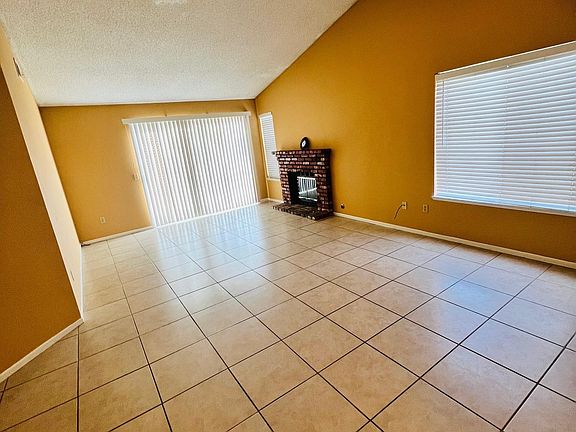 3rd image of 45929 Desert Springs Dr