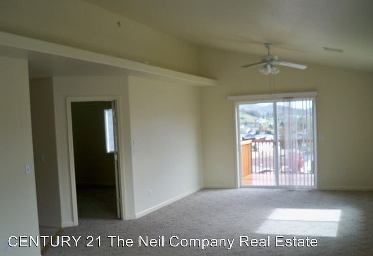 2nd image of 192 Umpqua View Dr