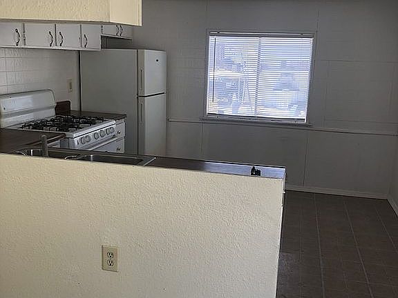 2nd image of 1481 Palm St #302