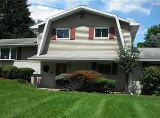 2603 Dairy Ln, Hellertown, PA 18055