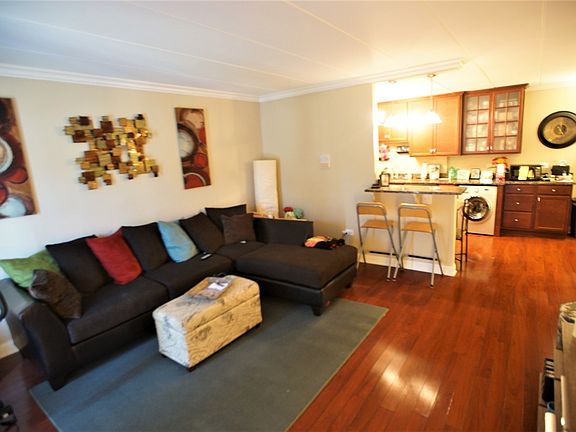 2nd image of 560 Lawrence Ave APT 108