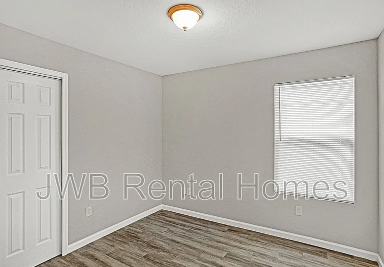 1419 McConihe St — Photo 15