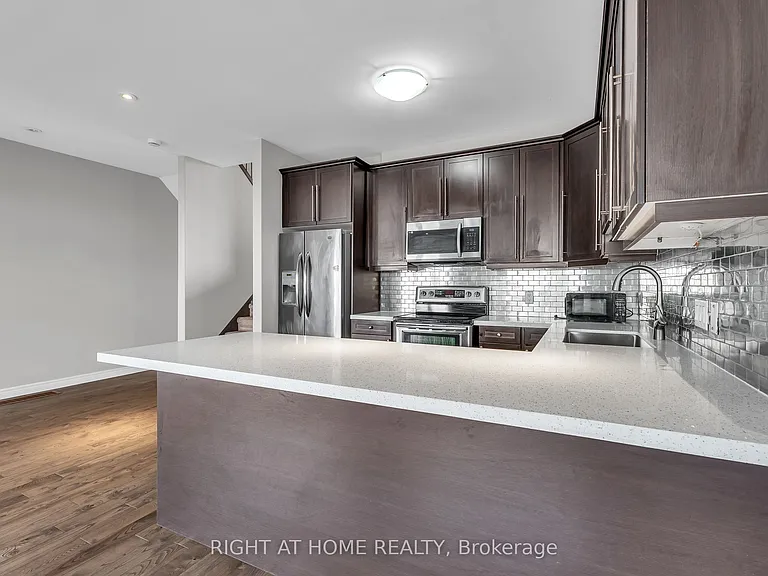 1030 Oakcrossing Gate #16 — Photo 12
