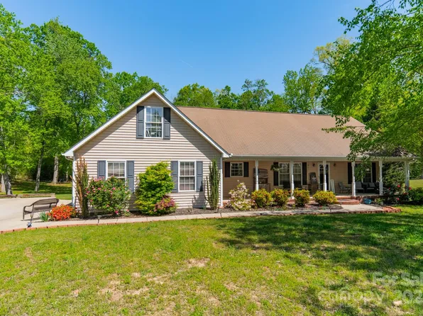 1374 Weatherby Dr, Salisbury, NC 28146