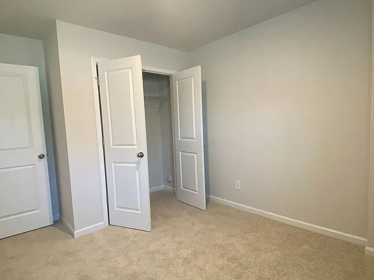 2227 Statesville Ave — Photo 28