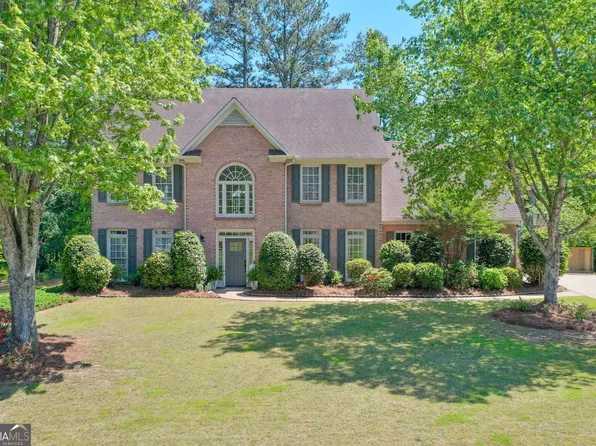 630 Silverberry Ln, Sugar Hill, GA 30518