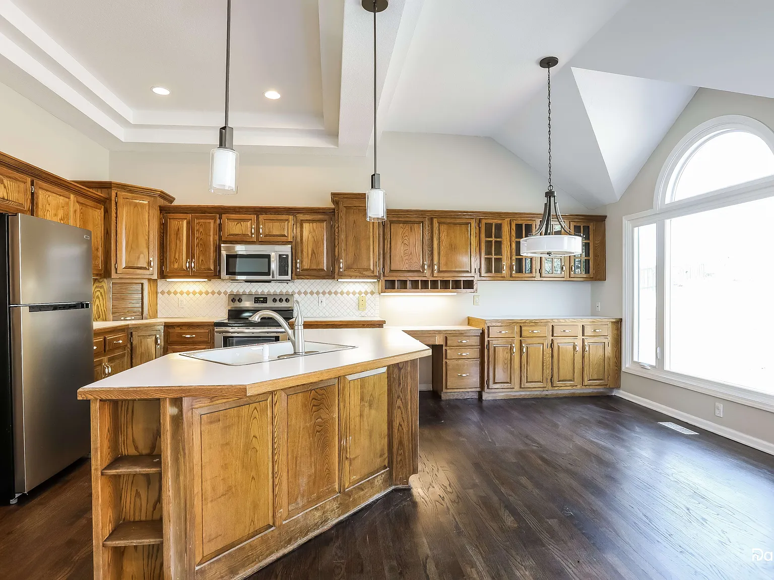4 bed, 3.0 bath, 2443 sqft, $2,465 — Photo 3
