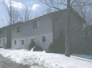 29 Cedarbrook Townhouse #29, Brookfield, CT 06804