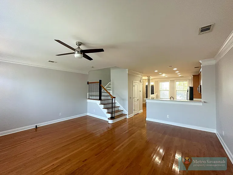 303 Lake View Dr — Photo 9