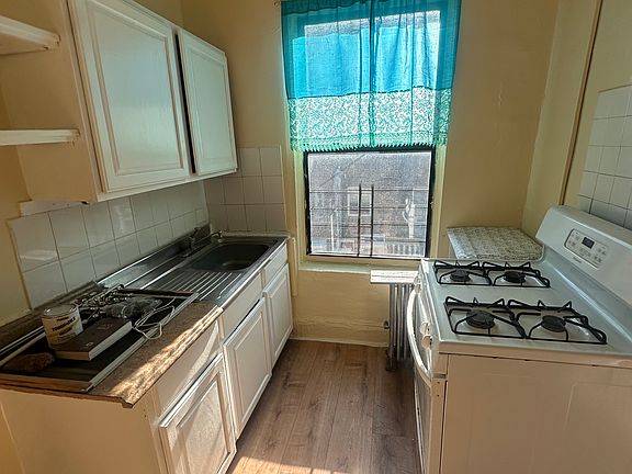 4th image of 3102 Villa Ave APT 20