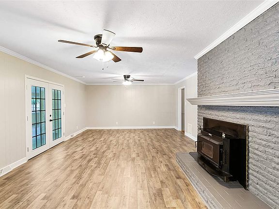 4th image of 719 Nancy Dr