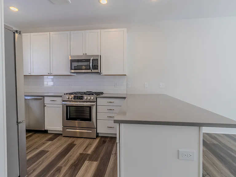 Premier Place II — Photo 26