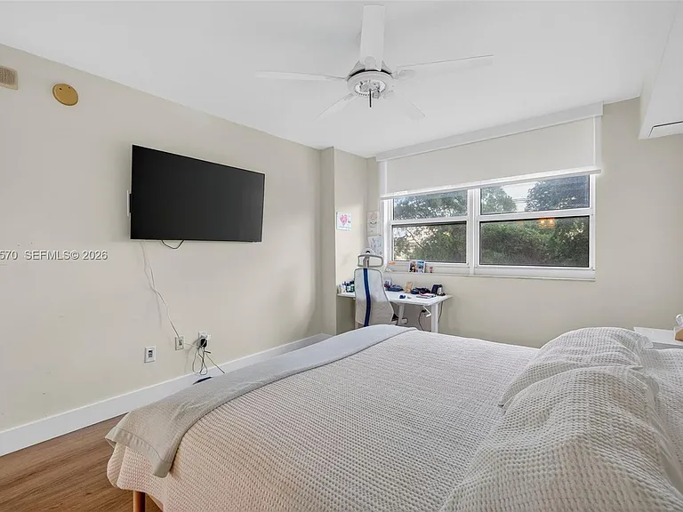 19501 W Country Club Dr #313 — Photo 19