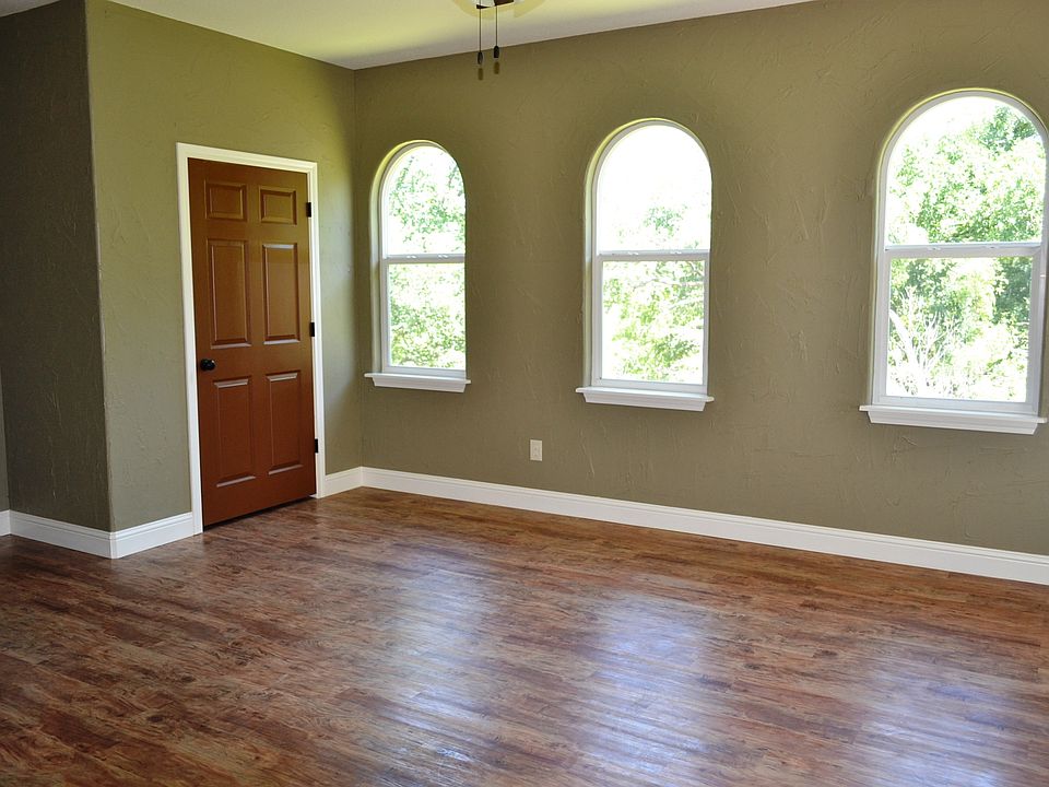 1st image of 109 Southfork Cir